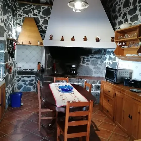 Casa Do Bernardo Holiday home Feiteira